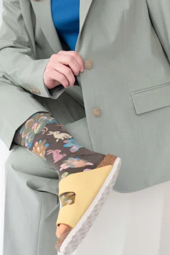 Abondance, Peacock Khaki