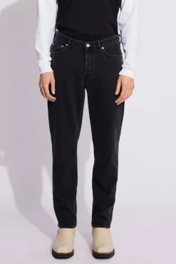 Archer, Clean Dark Grey