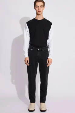 Archer, Clean Dark Grey