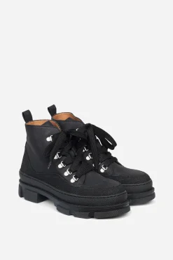 Boot 7635-101 Track Sole, Blk