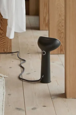 Cirrus 3 Steamer, Charcoal