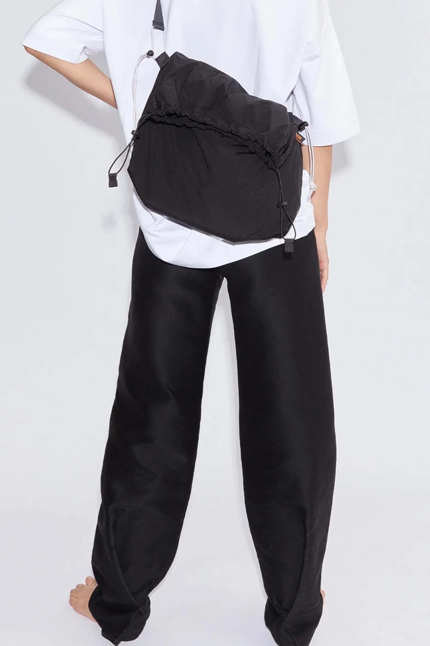 Drawstring Messenger, Lead Black