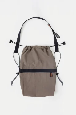 Drawstring Sling M, Taupe Brown