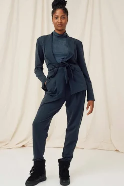 Formal Jogger, Blue Note