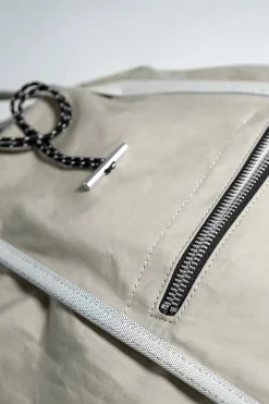 Medium Bucket, Desert Hawk