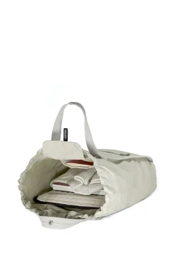 Medium Bucket, Desert Hawk