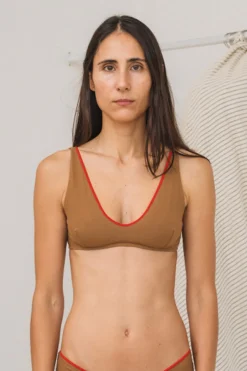 Pam Bra, Alamillo Brown