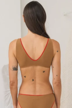 Pam Bra, Alamillo Brown