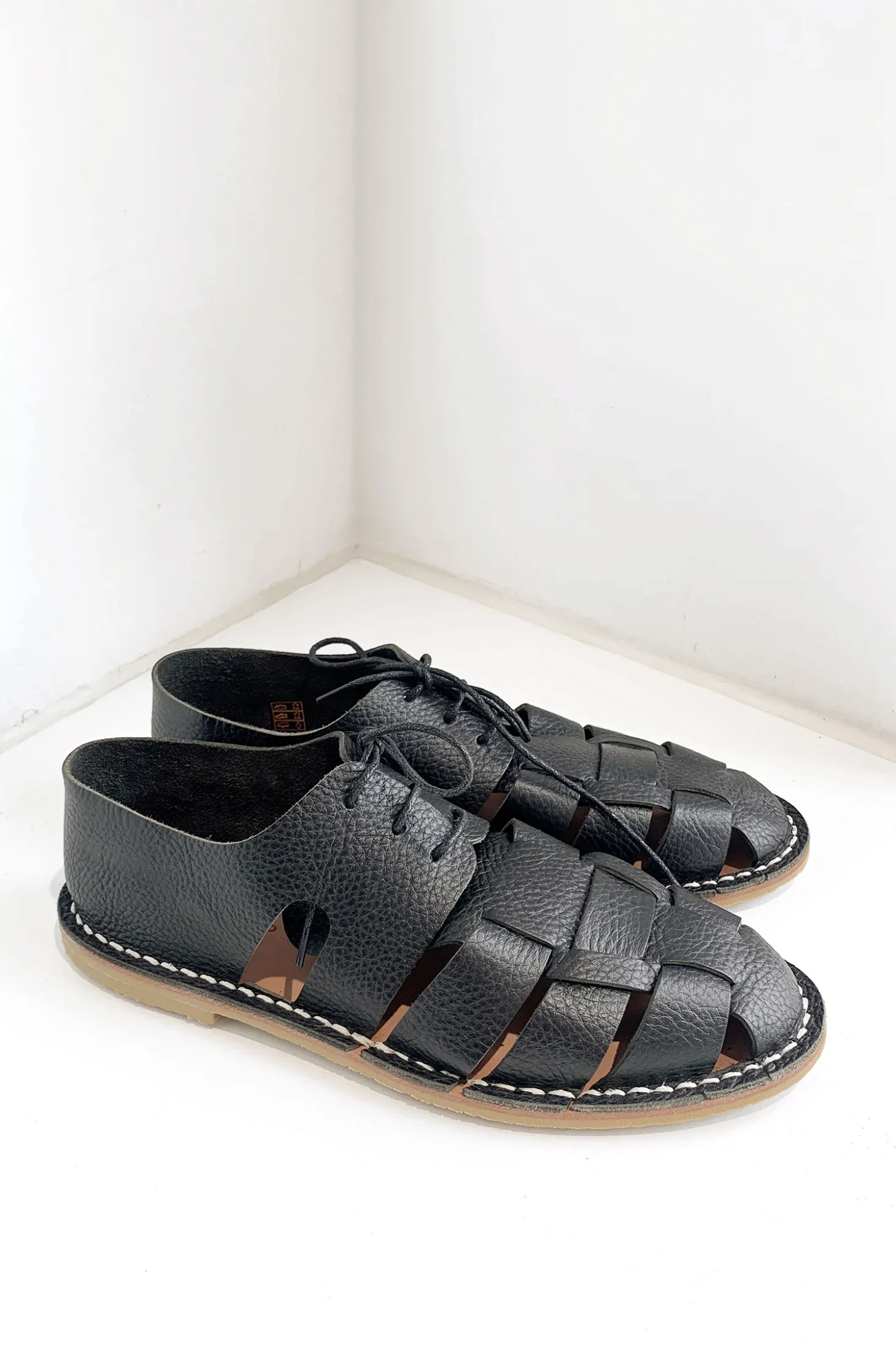 Sandal 10/05, Black Crepe