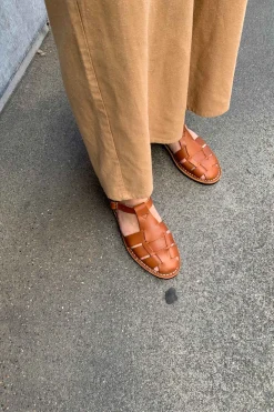 Sandal 10/01, Tobacco