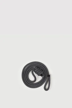 Shoulderstrap, Lead Black
