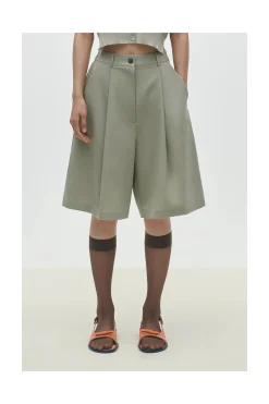 Tailoring Bermuda, Salvia