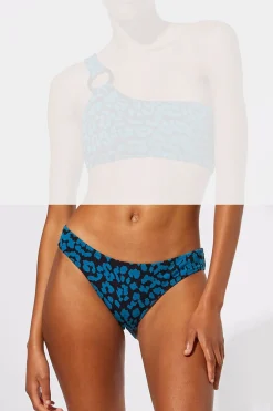 The Tati / Desi, Graphic Leo