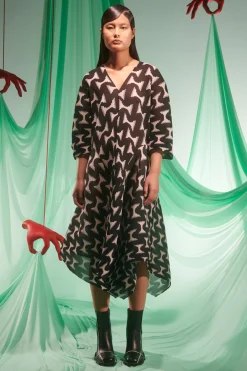 Wrist Plisse Dress, Black/White