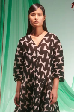 Wrist Plisse Dress, Black/White